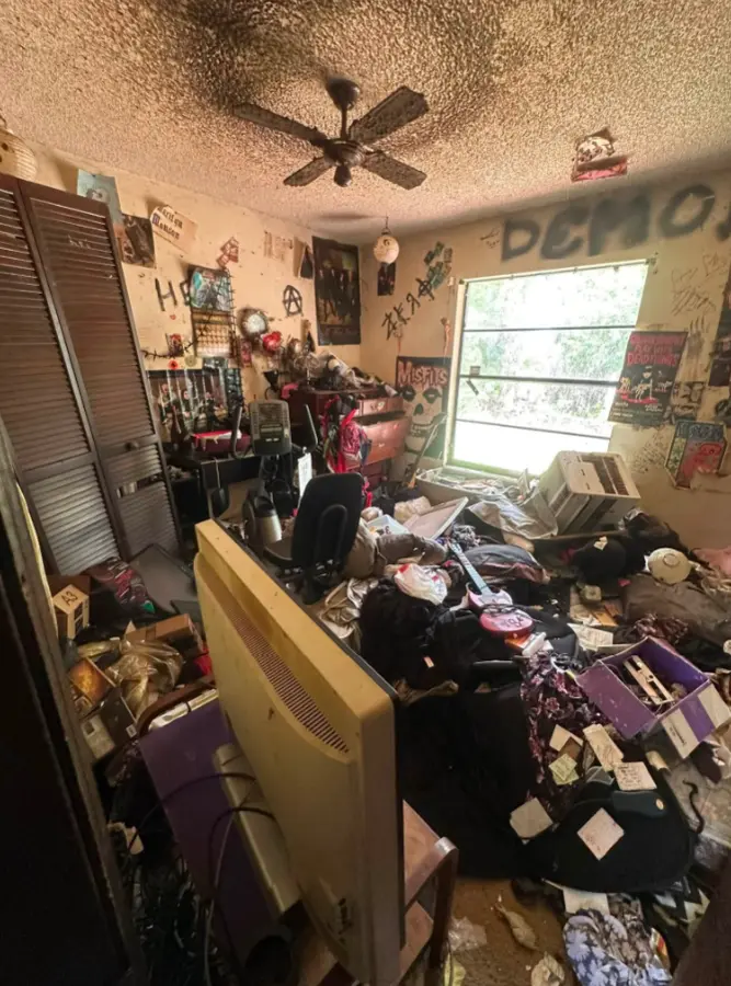 Personal room filled with furniture and belongings before estate cleanout