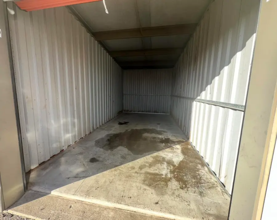 Large storage unit cleared after cleanout